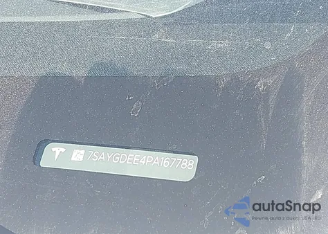 2023 Tesla Model Y Awd/Long Range Dual Motor All-Wheel Drive z USA, uszkodzony, nr VIN 7SAYGDEE4PA167788